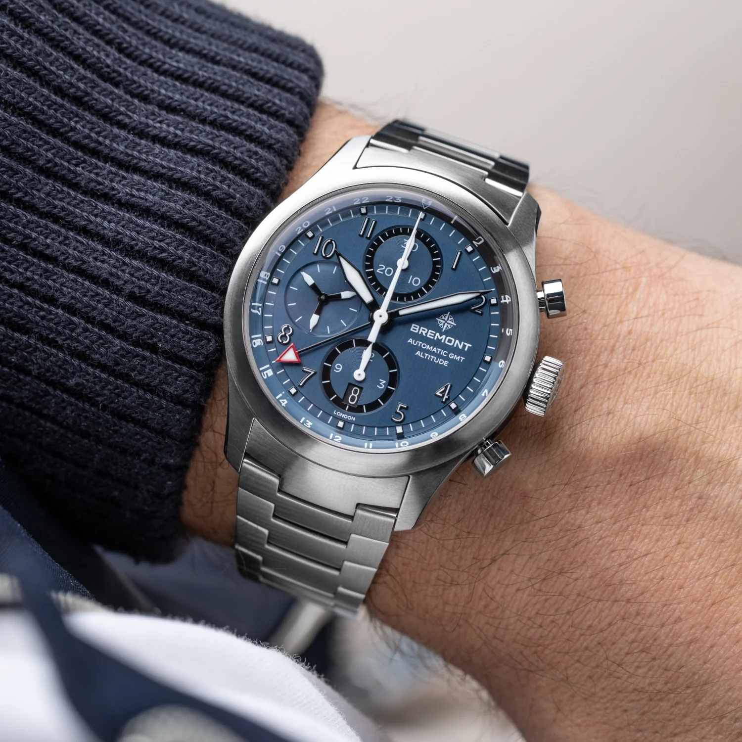 Altitude 42mm Chronograph GMT Blue Dial Bracelet - Image 5