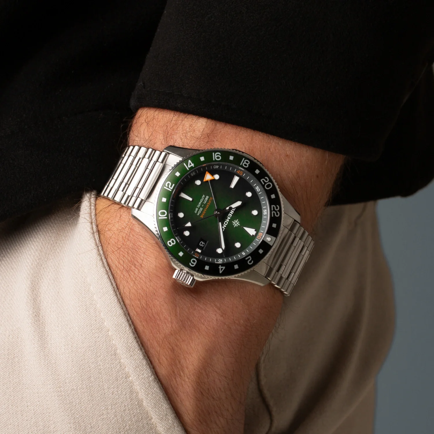 Supermarine 300M GMT, 'Tundra' Green - Image 4